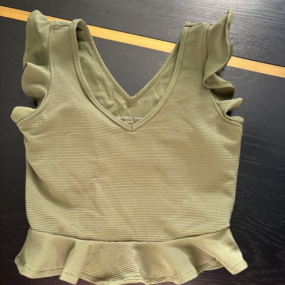 Sincerely Jules Crop Activewear Ruffled Top Green Size Small EUC - Picture 3 of 5